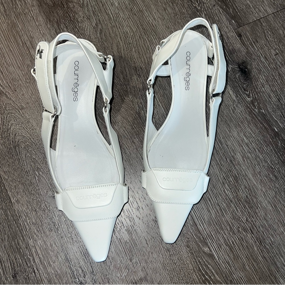Beautiful white courraeges LEATHER RACER SLINGBACK kitten heels